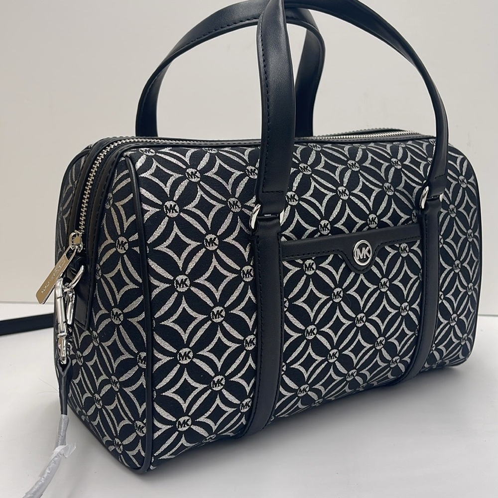 MICHAEL KORS JST TRAVEL MEDIUM DUFFLE SATCHEL SHOULDER CROSSBODY BAG MK NWT - Picture 3 of 16
